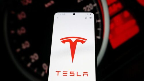 Tesla app outage locked some owners out of their cars